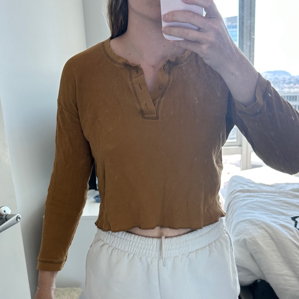 Everlane cropped henley shirt